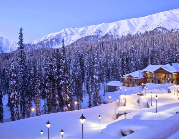 Cold kashmir pkg( Expeirence the cold temperature of kashmir) 7 Nights/8 Days group pkg