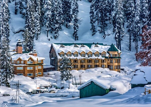 7-Day Journey Through Nature and Culture"**  4 star kashmir package