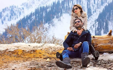 "Enchanting Kashmir: A 6-Day Honeymoon Tour of Scenic Beauty and Adventure"